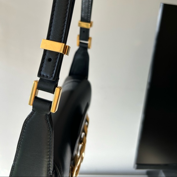 Valentino Small VLogo Chain Shoulder Bag Excellent Condition, Adjustable Straps! - Picture 5 of 13